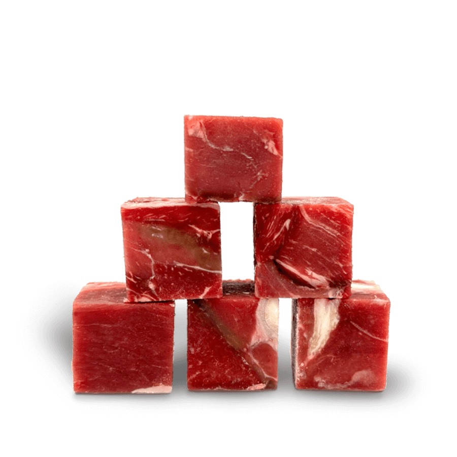 Muskelfleisch vom Büffel in Würfeln Muskelfleisch vom Büffel in Würfeln