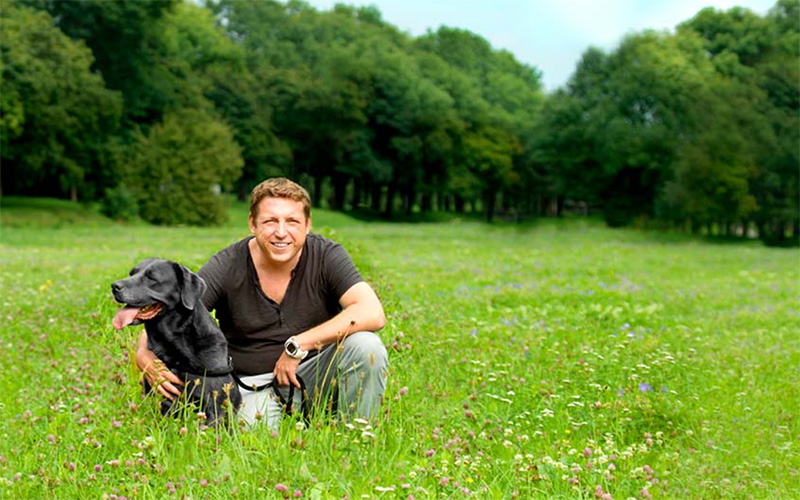 Michael Hackner mit Hund Michael Hackner mit Hund